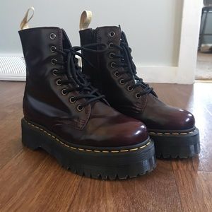 Dr Marten Vegan Jadon II in cherry red